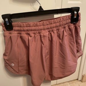 Lululemon Hotty Hot 2.5” Shorts